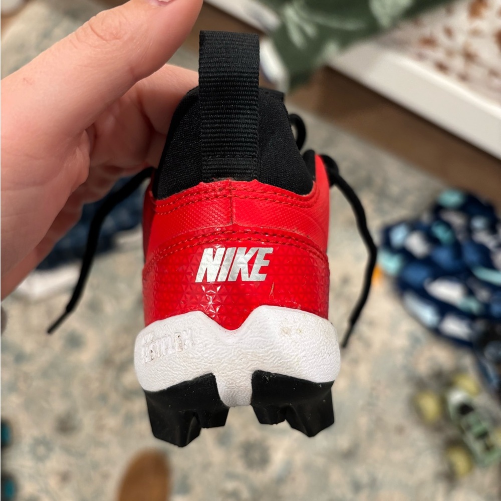 Nike Kids Football Cleats - Picture 6 of 7